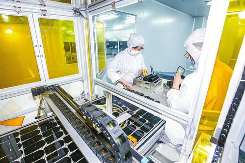 鹽城市人民政府 圖片新聞 江蘇安蒲光學(xué)科技工人正在趕制訂單產(chǎn)品